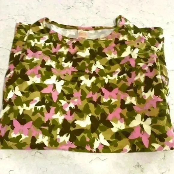 Retreat Tops - 2 Retreat Casual Tops🦋🌺
